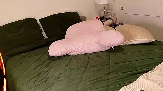 explosivekitty69's cam snapshot