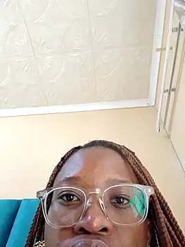 YummyCocoHunXx's cam snapshot