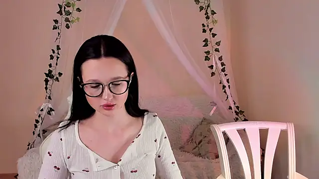 MishkaMe's cam snapshot