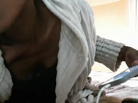 Pretty_miss_devilxxx35's cam snapshot