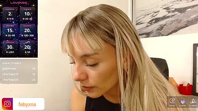 peyton_golden1's cam snapshot