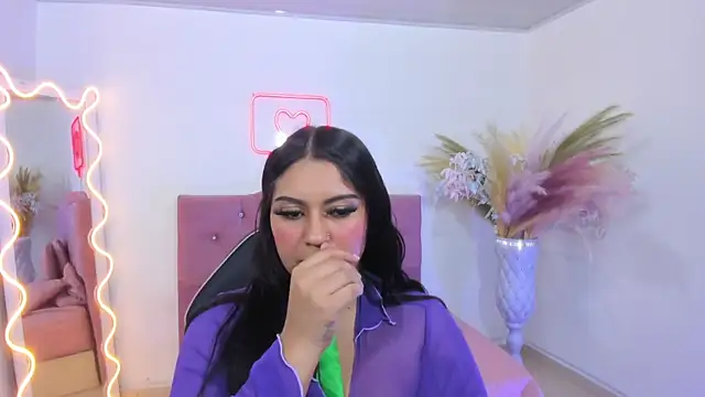 kendra_tay's cam snapshot