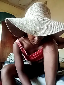 PetiteSquirtQueen's cam snapshot