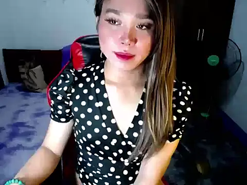 sofiathe1st live sex cam