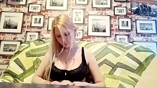 EvieBaggette's cam snapshot