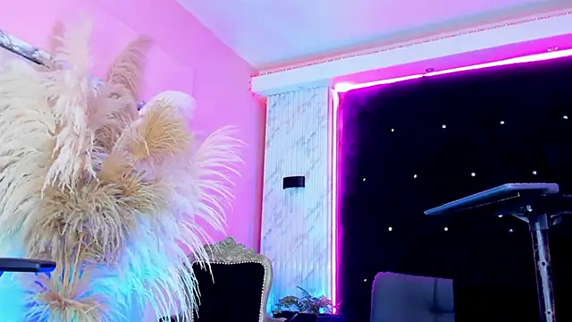 Queens_Wonders_Blonders live sex cam