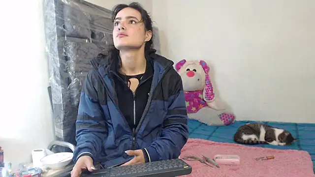 skinny_sweet2411's cam snapshot