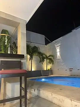 Maxim-Walker live sex cam