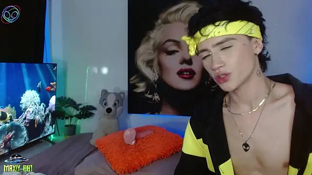 maxiy_001 live sex cam