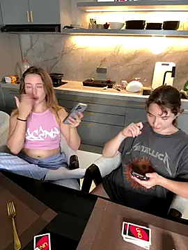 Nura_n_Sarah live sex cam