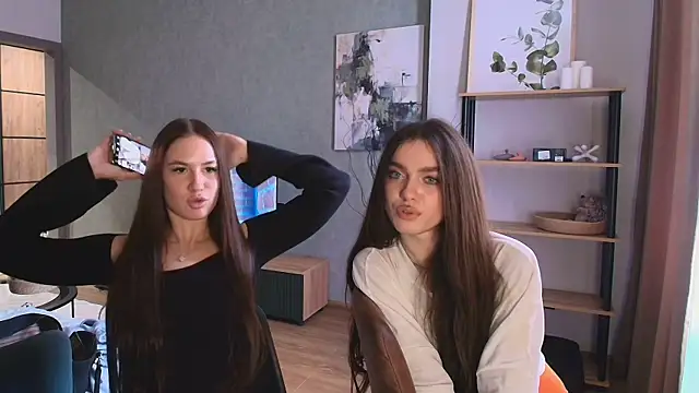 MayaGlow live sex cam