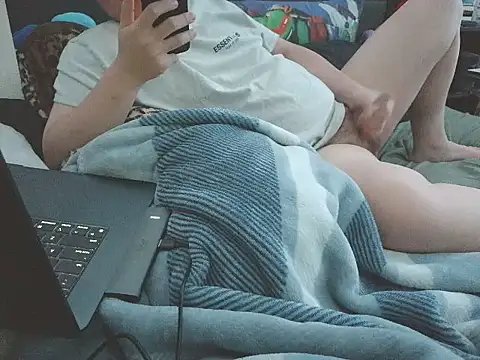 JuiicyASIAN live sex cam