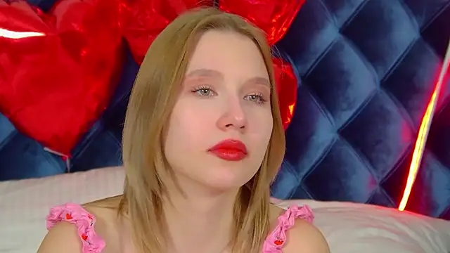 LiliLinn live sex cam