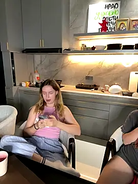 Nura_n_Sarah live sex cam