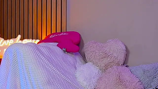 SabrinaJade live sex cam