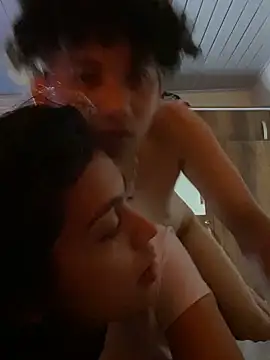 Nezuko-uWux live sex cam