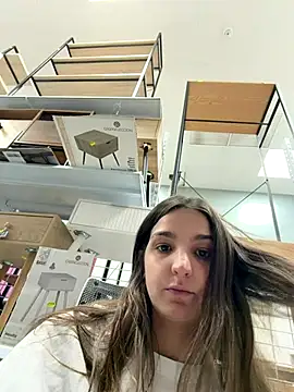 DoriDeluxe66 live sex cam