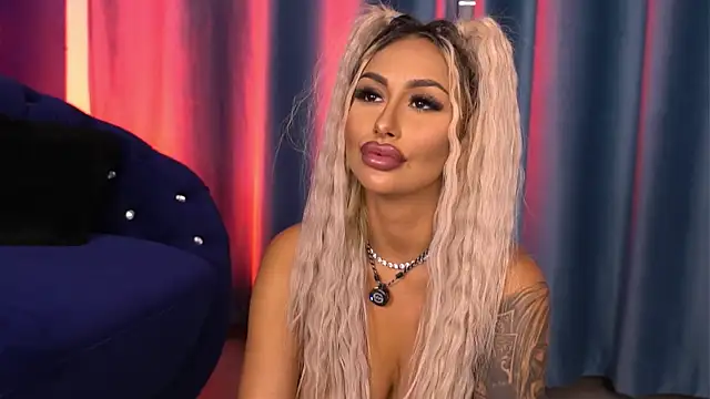 GoldenAmber live sex cam