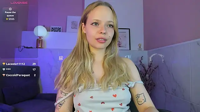 lucy_loy's cam snapshot