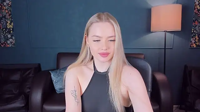 AvroraGoldie's cam snapshot