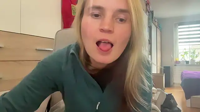 s-te-fan-i's cam snapshot