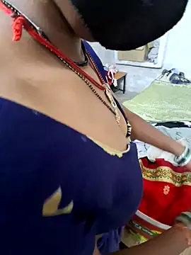 RAYI_Queen_3's cam snapshot