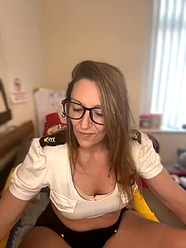 Sophia-Squirts-UK's cam snapshot