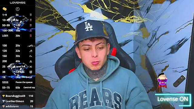 Kevin22_222 live sex cam