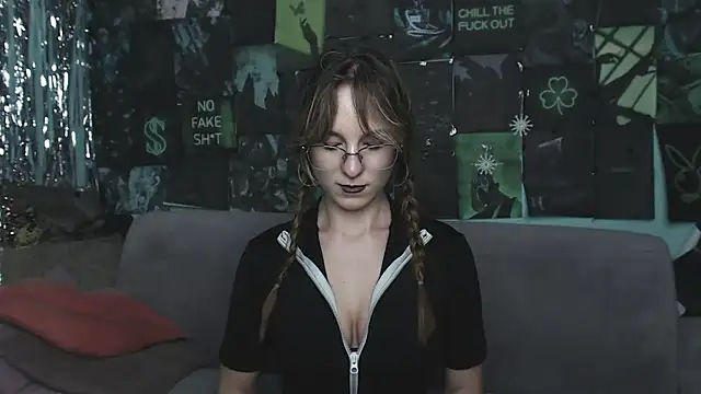 AlishaKellyi's cam snapshot