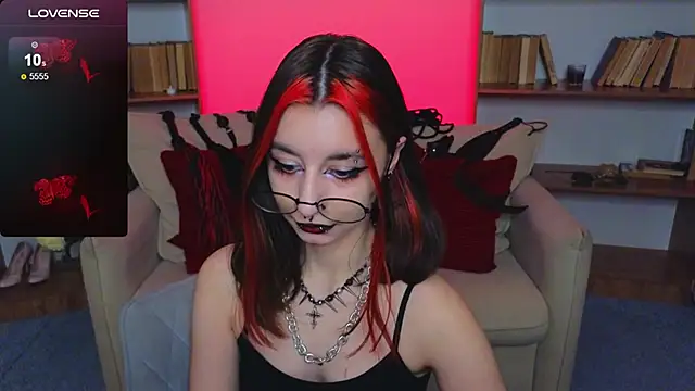 Mistress__Marcelline's cam snapshot