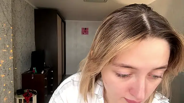 Emily_lyy's cam snapshot