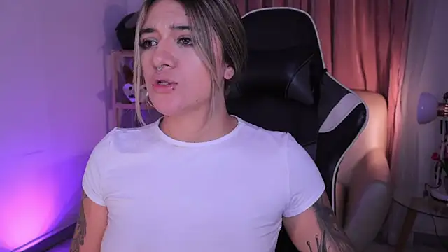 ashleyvalirya's cam snapshot