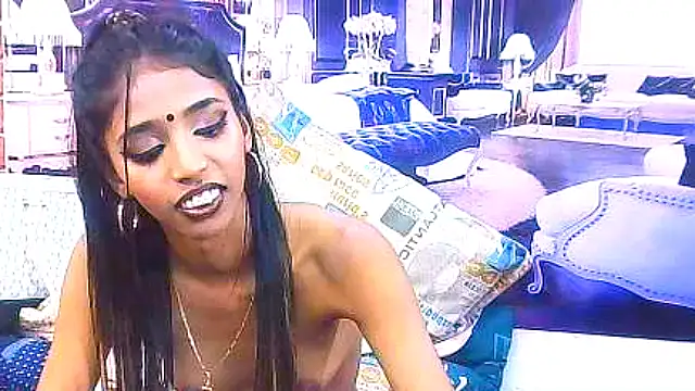 IndianSexySlender live sex cam
