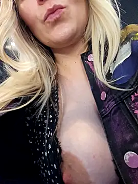 Bondgirl_013 live sex cam