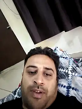 ITZ_GURU live sex cam