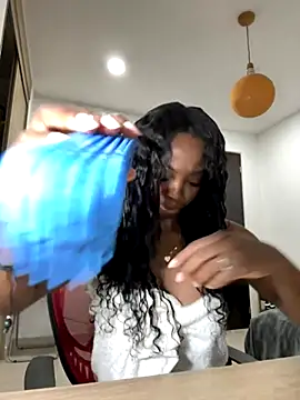 EmilyKisx live sex cam