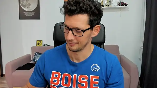 BrutusK08 live sex cam