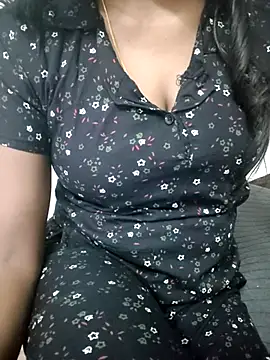 Tamilmallu-duskygirl03's cam snapshot