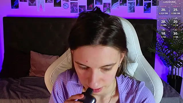 kaleriyaa_ live sex cam