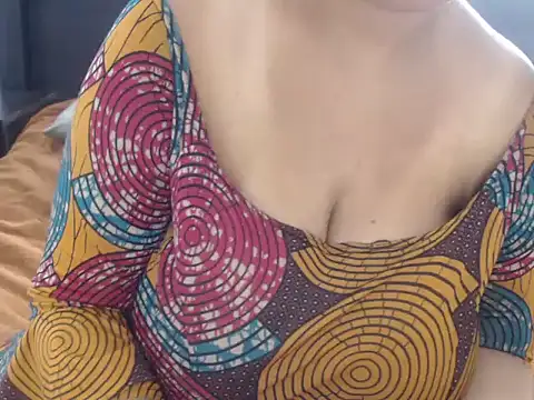 XHotJuicyBootyXX's cam snapshot