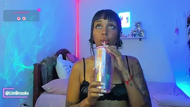 Annaa_Brooks live sex cam