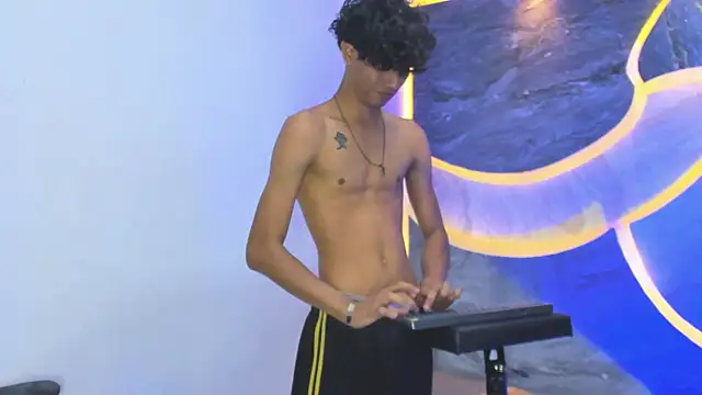 Sex_Boy_33_ live sex cam