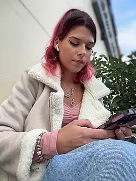 RiriRoseey live sex cam