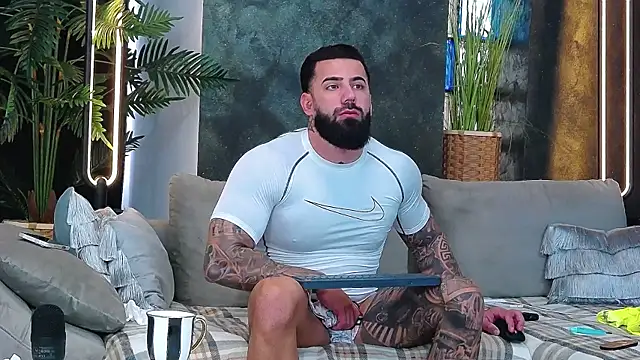 masterkingofmusclee live sex cam