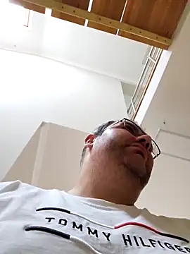 Andrew1900529 live sex cam