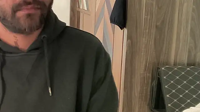 MakeMeAwareAah's cam snapshot