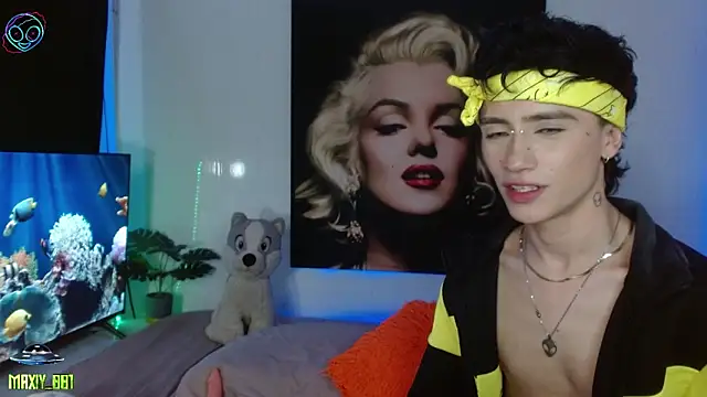 maxiy_001 live sex cam