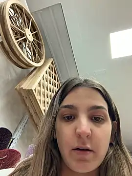 DoriDeluxe66 live sex cam