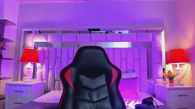 mariiahneedles live sex cam