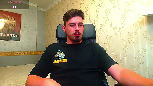 EnzoRace live sex cam